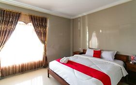 Reddoorz Near Beach Guest House